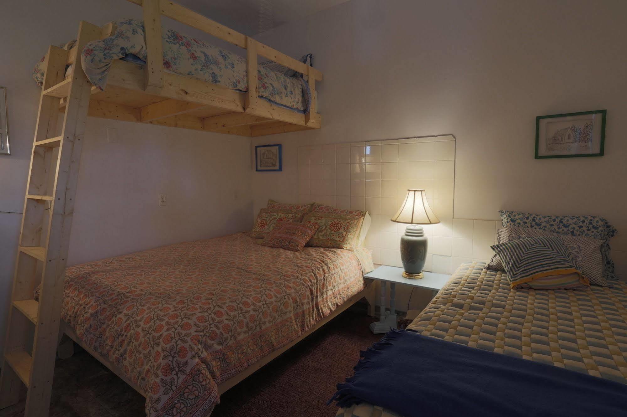Meems Elliston B&B Экстерьер фото
