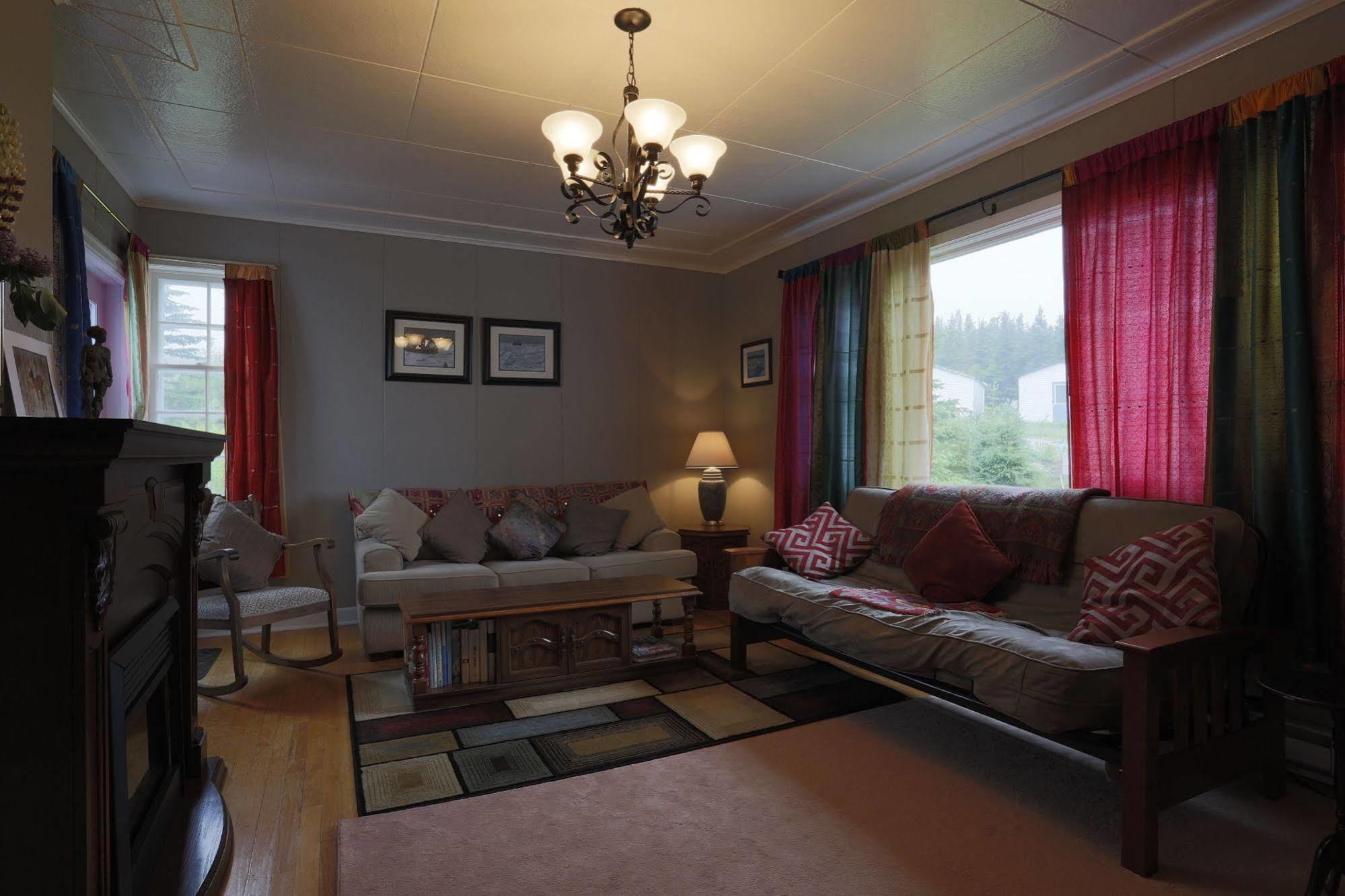 Meems Elliston B&B Экстерьер фото