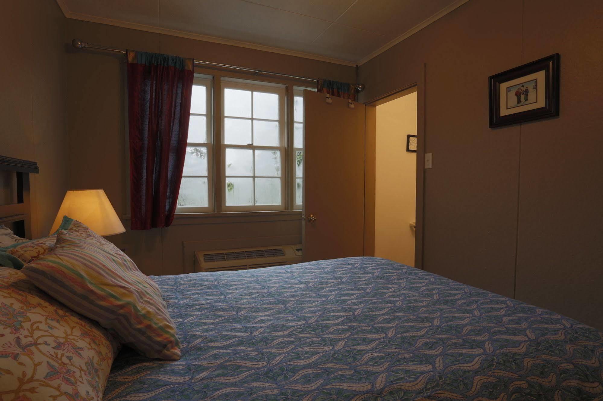 Meems Elliston B&B Экстерьер фото